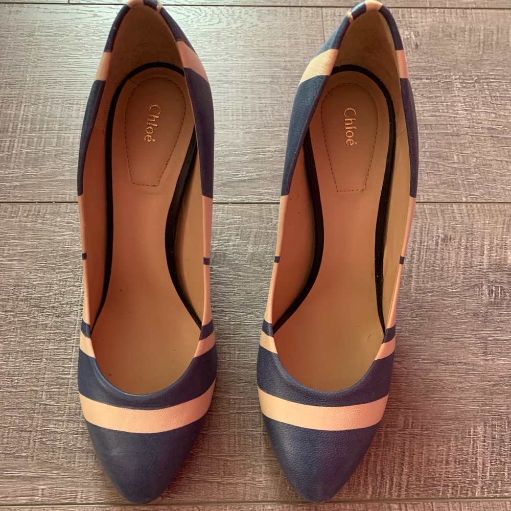 Trendy Chloe striped pumps, add some flair to your closet. Size 8.